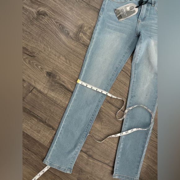 •KENDALL & KYLIE Kotent Mid-Rise Crop Jeans• •NWT•Size 3/4• - Picture 9 of 10